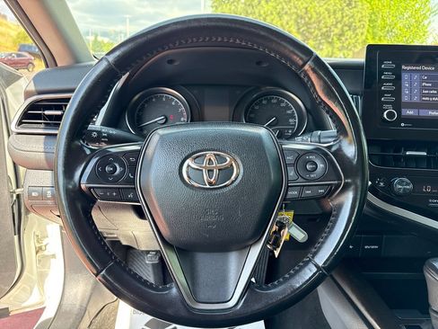 Used 2022 Toyota Camry SE FWD image 12
