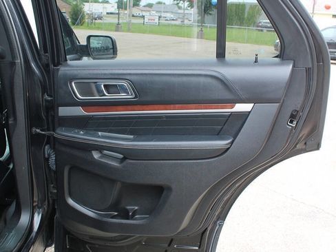 Used 2018 Ford Explorer Platinum AWD/4WD image 22