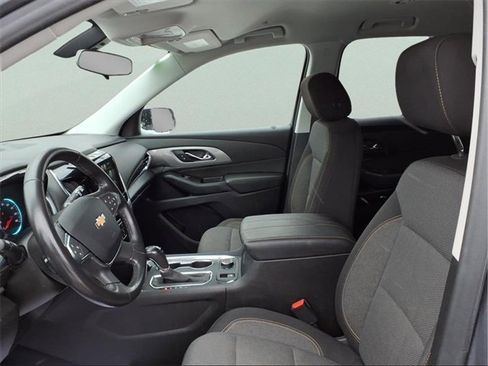 Used 2019 Chevrolet Traverse LT w/ LPO, Blackout Package image 11