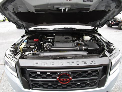 Used 2023 Nissan Frontier Pro-X w/ Tow Package RWD image 32