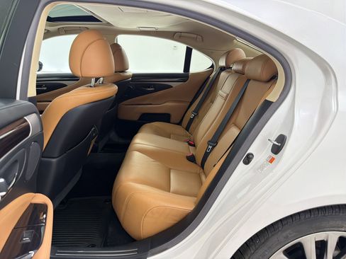 Used 2017 Lexus LS 460 w/ Comfort Package image 13