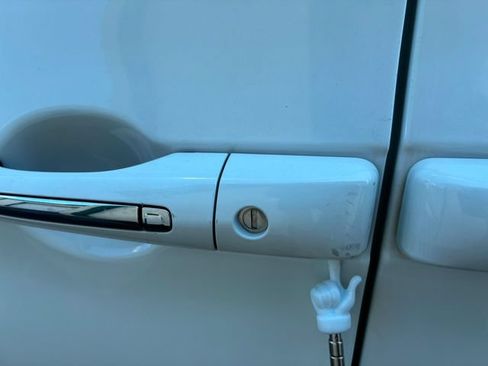 Used 2021 Chrysler Pacifica Touring-L FWD image 41