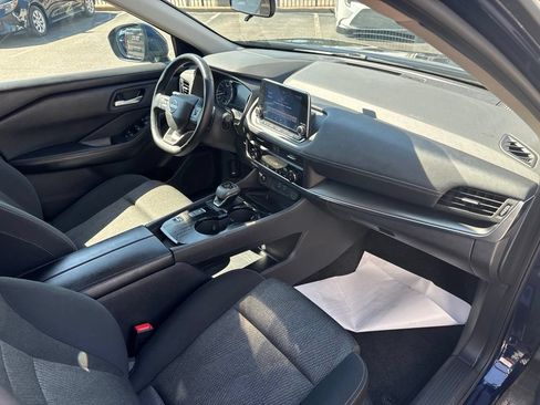 Used 2025 Nissan Rogue SV FWD image 35