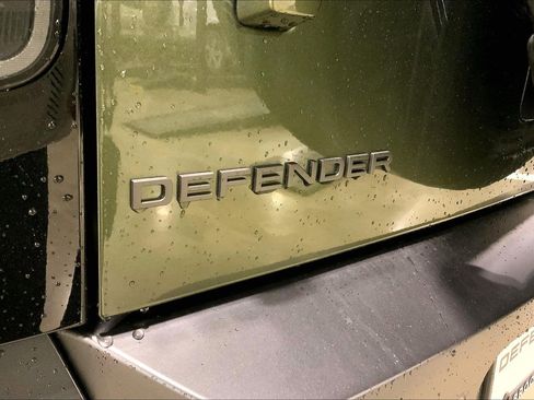 New 2026 Land Rover Defender 110 X-Dynamic SE image 15