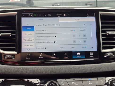 Used 2023 Chrysler Pacifica Touring-L FWD image 16