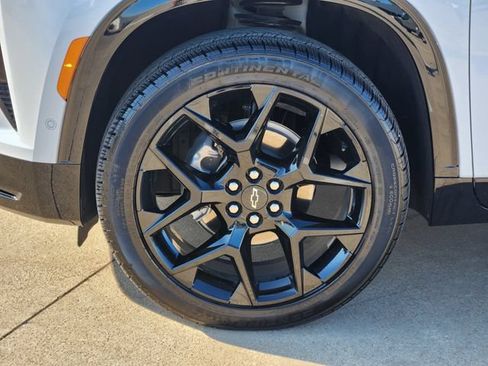 Used 2026 Chevrolet Traverse RS w/ LPO, Floor Liner Package FWD image 18
