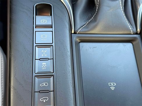 Used 2024 Lexus LX 600 4WD w/ Luxury Package image 26