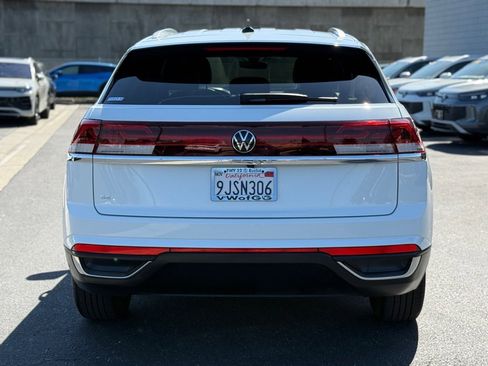 Used 2024 Volkswagen Atlas Cross Sport SE image 6