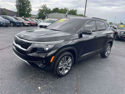 Used 2021 Kia Seltos S FWD image 2