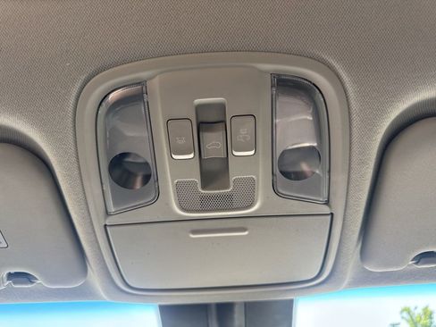 Used 2019 Kia Niro Touring w/ Paint Protection Film Package FWD image 23