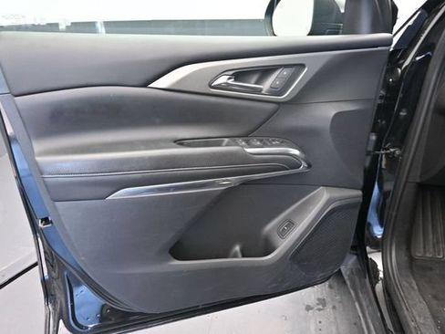 Used 2024 Chevrolet Traverse LT FWD image 18
