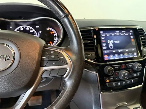 Used 2020 Jeep Grand Cherokee Limited AWD/4WD image 15