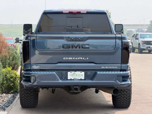Used 2024 GMC Sierra 2500 Denali Ultimate AWD/4WD image 8