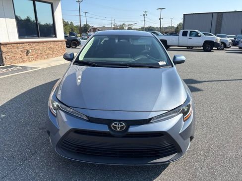 Used 2025 Toyota Corolla LE FWD image 12