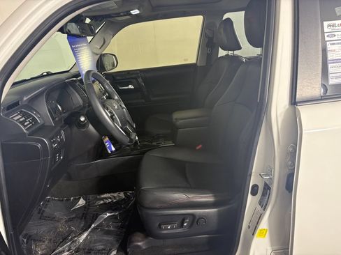 Used 2020 Toyota 4Runner TRD Off-Road Premium w/ Moonroof Package AWD/4WD image 12