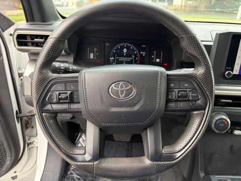 Used 2024 Toyota Tacoma SR5 AWD/4WD image 12