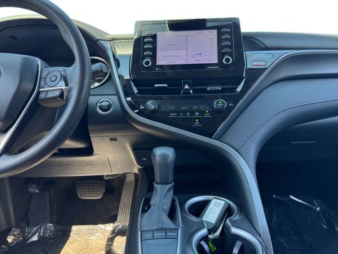 Used 2023 Toyota Camry LE w/ Convenience Package FWD image 11