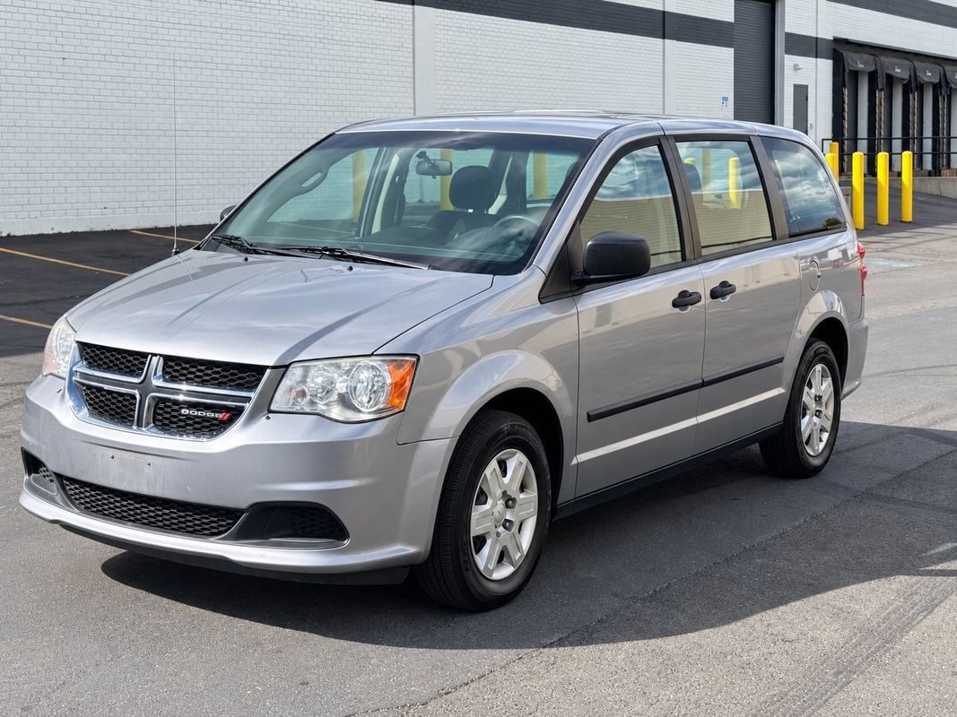 Used 2013 Dodge Grand Caravan American Value Package FWD image 1