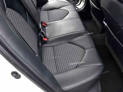 Certified 2022 Toyota Camry SE image 13