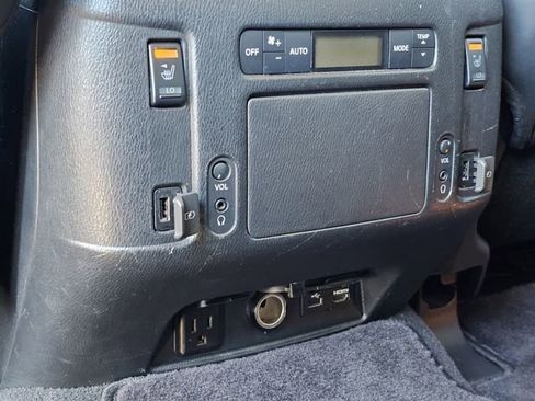 Used 2019 Nissan Armada Platinum w/ Captain's Chairs Package image 19