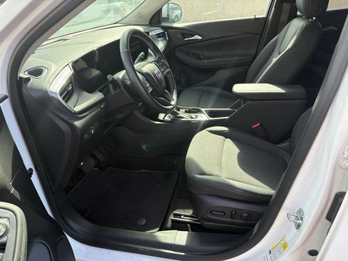 Used 2024 Buick Encore GX Preferred w/ Comfort Package FWD image 17