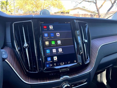 Used 2023 Volvo XC60 T8 Ultimate AWD/4WD image 34