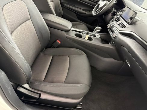 Used 2024 Nissan Altima 2.5 S image 23