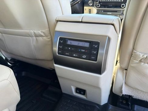 Used 2023 Lexus GX 460 Premium AWD/4WD image 31