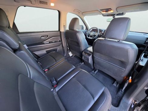 Certified 2022 Nissan Pathfinder SL FWD image 23