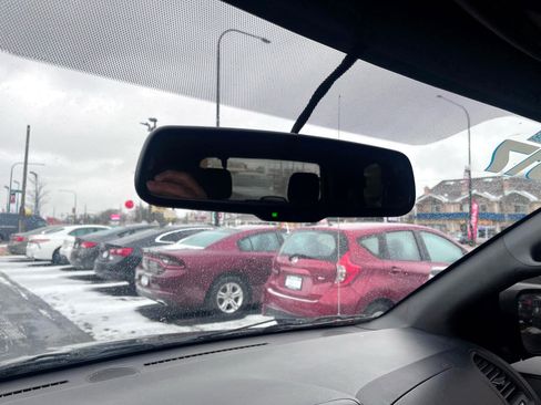 Used 2017 Dodge Grand Caravan SE image 16