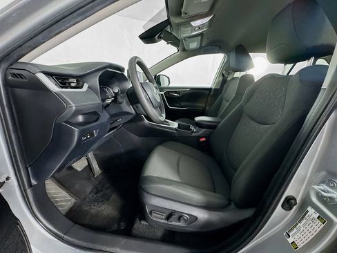 Used 2024 Toyota RAV4 XLE FWD image 12