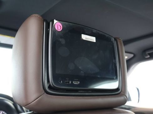 Used 2023 Nissan Armada Platinum w/ Captain's Chairs Package RWD image 16