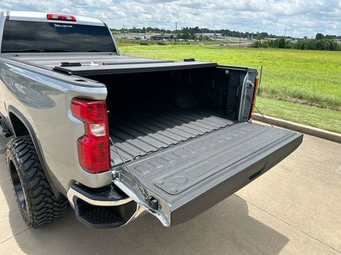 Used 2025 Chevrolet Silverado 2500 LT w/ Convenience Package AWD/4WD image 22