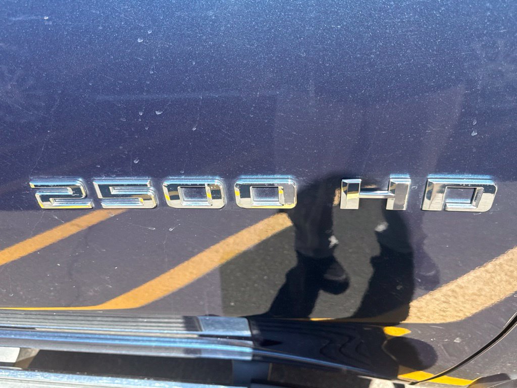 Used 2020 Chevrolet Silverado 2500 LTZ w/ LTZ Plus Package AWD/4WD image 11