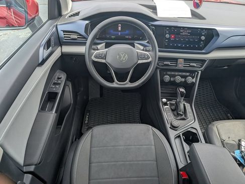 Used 2024 Volkswagen Taos SE w/ Panoramic Sunroof Package AWD/4WD image 11