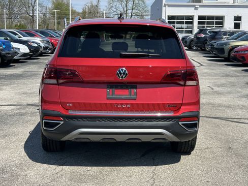 Used 2023 Volkswagen Taos SE w/ Panoramic Sunroof Package image 9