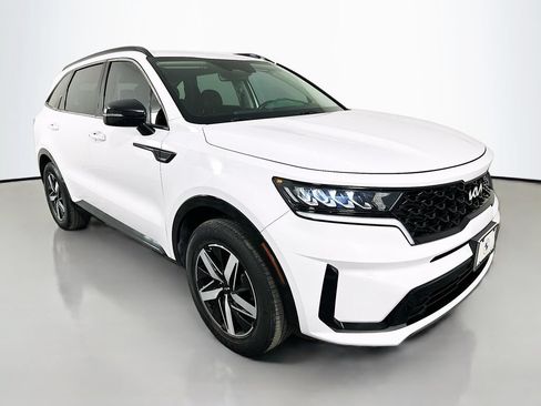 Used 2022 Kia Sorento S FWD image 3