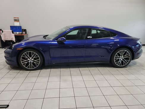 Used 2021 Porsche Taycan image 20
