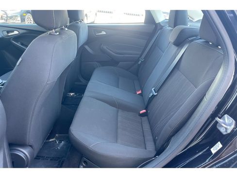 Used 2018 Ford Focus SE FWD image 15