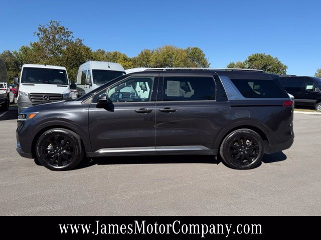 Used 2024 Kia Carnival SX FWD image 11