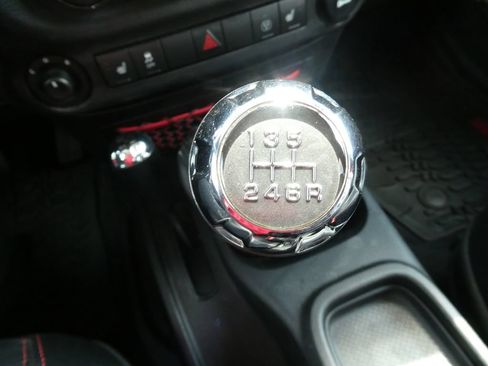 Used 2017 Jeep Wrangler Rubicon AWD/4WD image 21