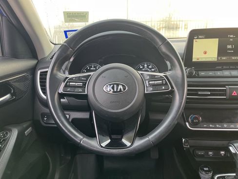Used 2021 Kia Seltos SX w/ SX Sunroof Package image 18