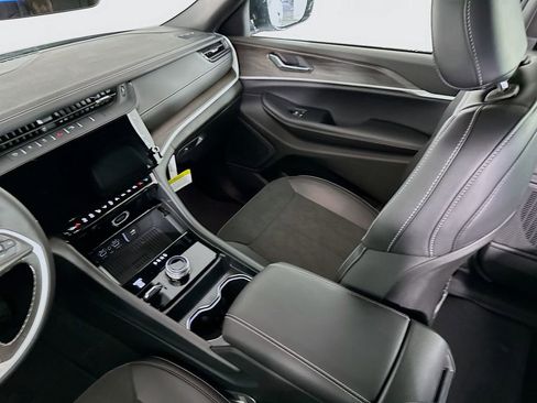New 2026 Jeep Grand Cherokee Altitude AWD/4WD image 29