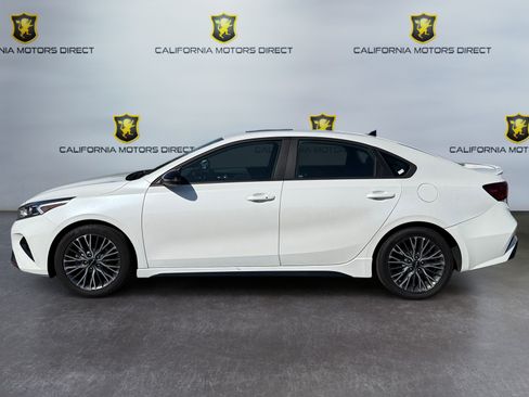 Used 2023 Kia Forte GT-Line w/ GT-Line Premium Package FWD image 2