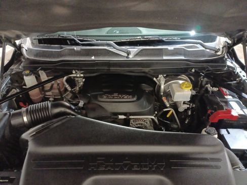 Used 2020 RAM 2500 Tradesman w/ Chrome Appearance Group image 17