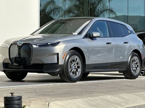Used 2023 BMW iX xDrive50 image 7