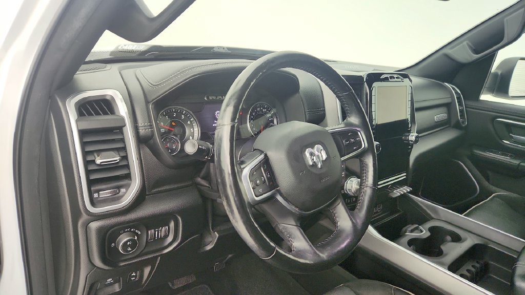 Used 2020 RAM 1500 Laramie w/ Sport Appearance Package AWD/4WD image 13