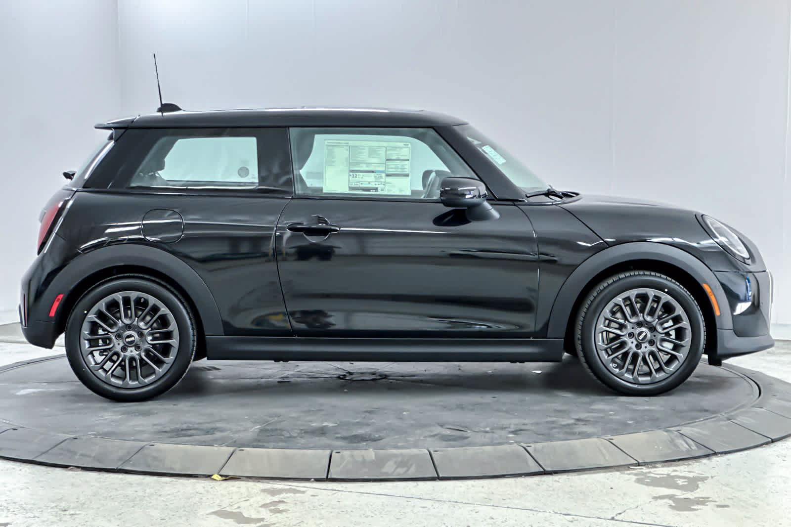 Used 2026 MINI Cooper 2-Door Hardtop FWD image 8