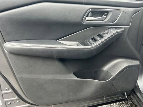 Used 2024 Nissan Rogue SV image 20