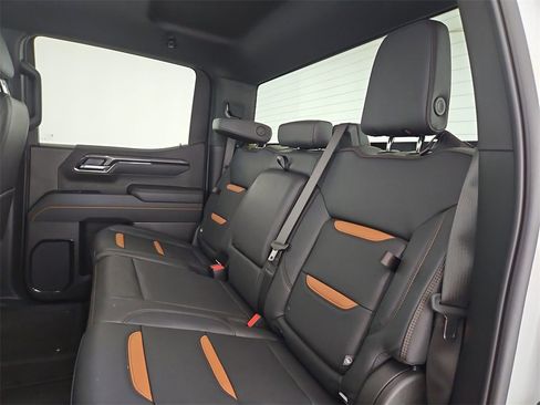 Used 2025 GMC Sierra 1500 AT4 image 31